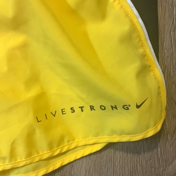 Nike LIVESTRONG Dri-FIT Running Shorts Yellow Size Small | 3" Mid-Rise Lined - Picture 2 of 6